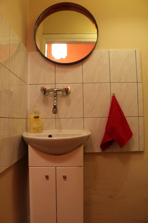 Pokoje Na Chmielnej 2 Hostel Warsaw Luaran gambar